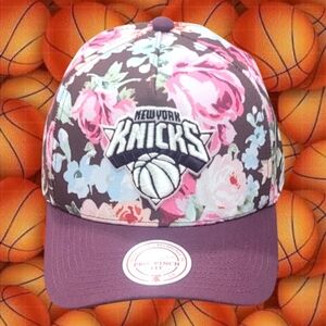 Mitchell & Ness Unisex Floral New York Knicks Limited Edition Snapback